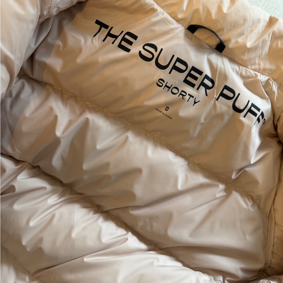 Stylish light pink Aritzia Super Puff Jacket - Picture 3 of 4